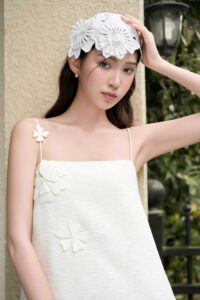 Đầm 2 dây đính hoa 